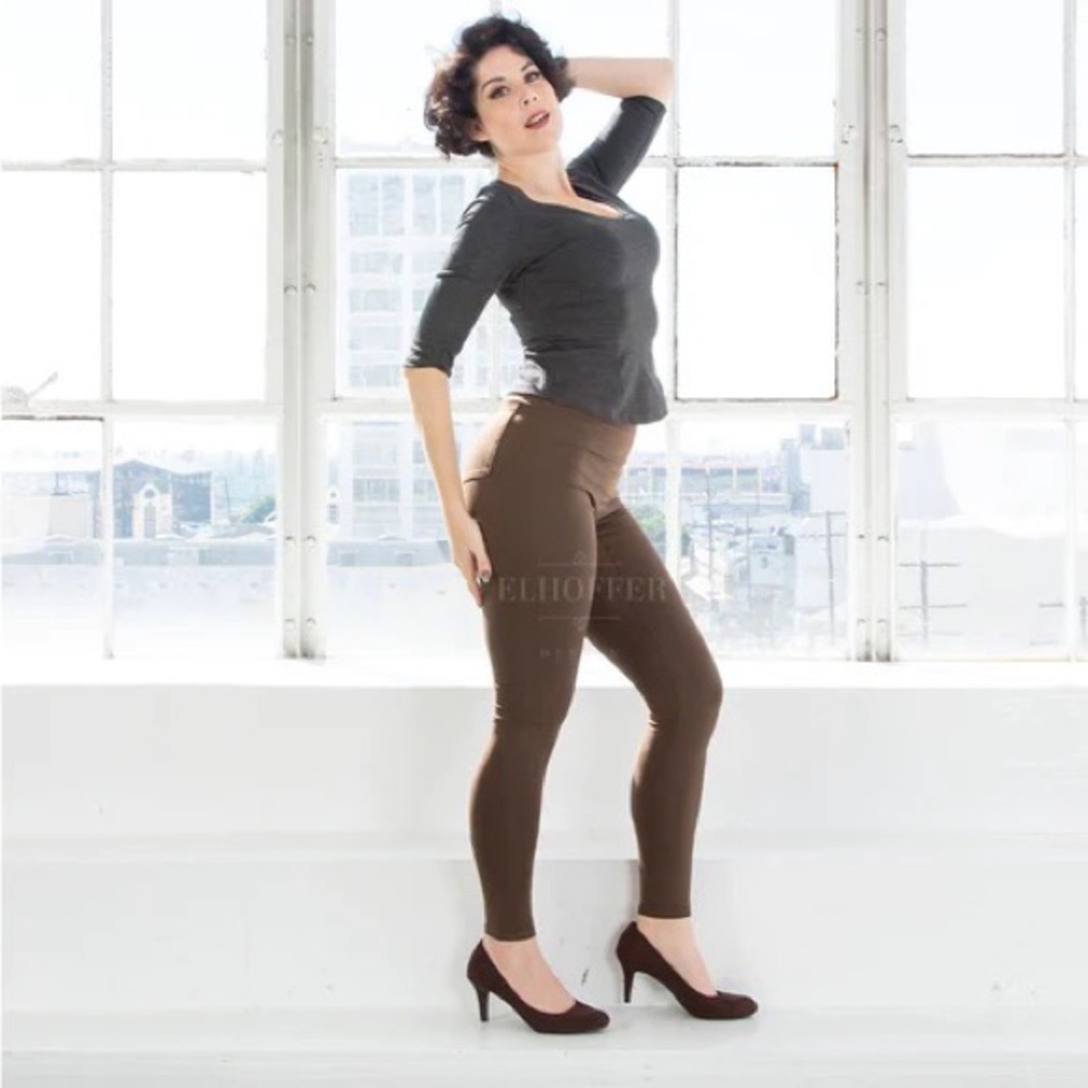 Elhoffer Design Essentials High Waisted Leggings in Chocolate - NWOT
